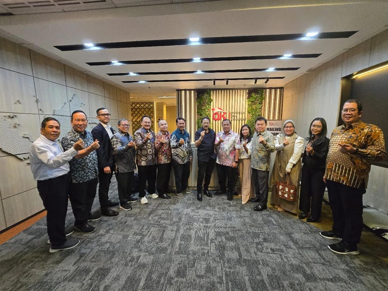 Kunjungan OJK